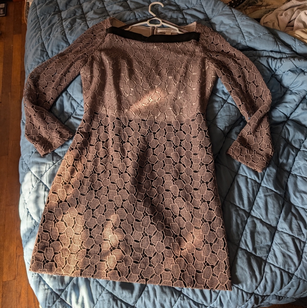 Diane von Furstenburg Sarita pebbled lace dress taupe / black leather women 12 - Picture 5 of 14